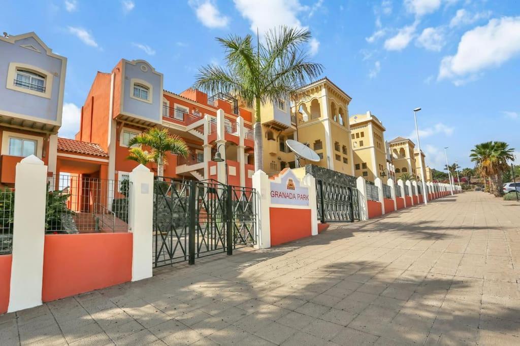 Villa Luxury House Granada Park à Arona  Extérieur photo